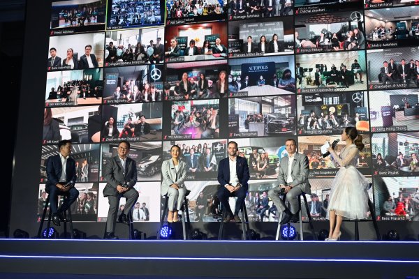 Mercedes Benz Unveils Retail Of The Future Redefining Automotive