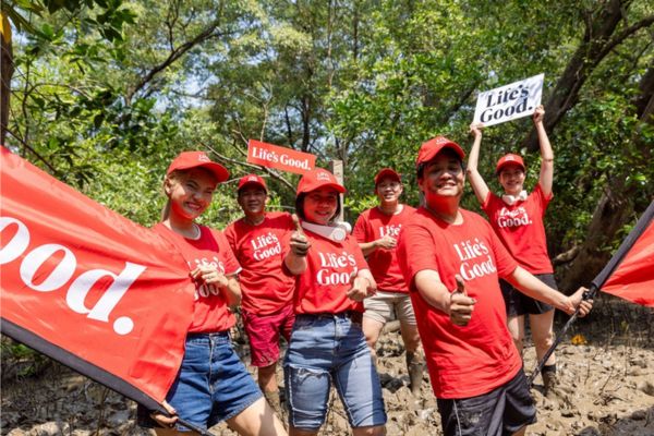 LG Thailand Organizes Mangrove Planting Project in Samut Songkhram