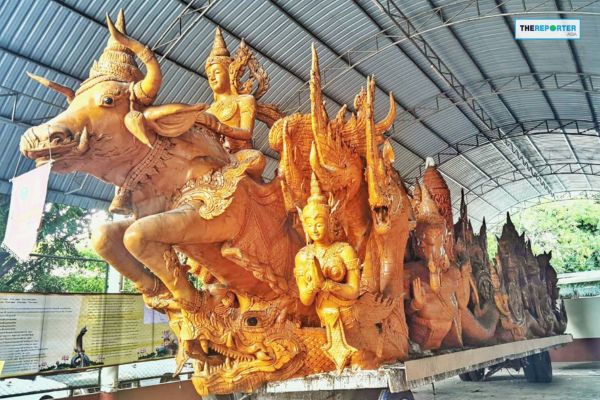 True Powers Ubon Candle Festival with Enhanced 5G Network