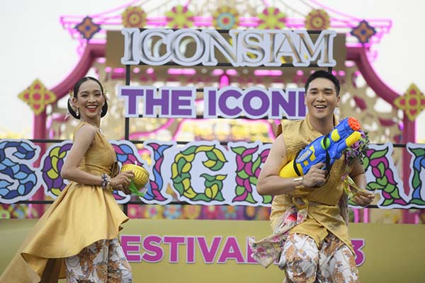 ตระการตา! สงกรานต์ริมแม่น้ำเจ้าพระยาแห่งเดียวในไทย ‘THE ICONIC SONGKRAN FESTIVAL 2023’
