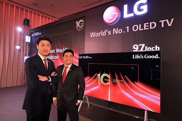 LG-10-Years-OLED-1