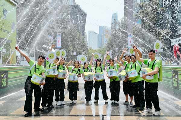 AIS เผยข้อมูลการใช้งานสงกรานต์ 67 ถนนข้าวหลามครองแชมป์คนใช้งานเน็ตสูงสุด