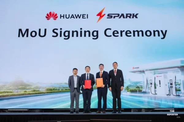 Huawei ผนึก Spark EV ยกระดับสถานีชาร์จรถบรรทุกไฟฟ้าสู่ระดับเมกะวัตต์