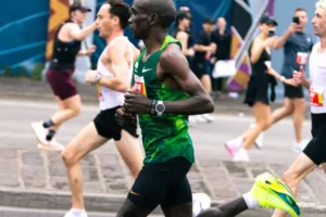 Nike หนุนทัพนักวิ่งสร้างประวัติศาสตร์ กวาดสถิติใหม่ ชิคาโก โคนา เมลเบิร์น